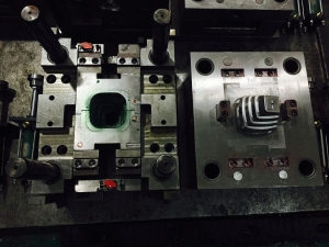 塑膠模具2015052504汽車模具，壓鑄模具