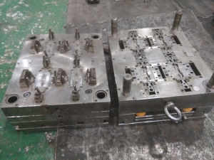 汽車配件雨刮塑膠模具，注塑模具制造，精密模具加工